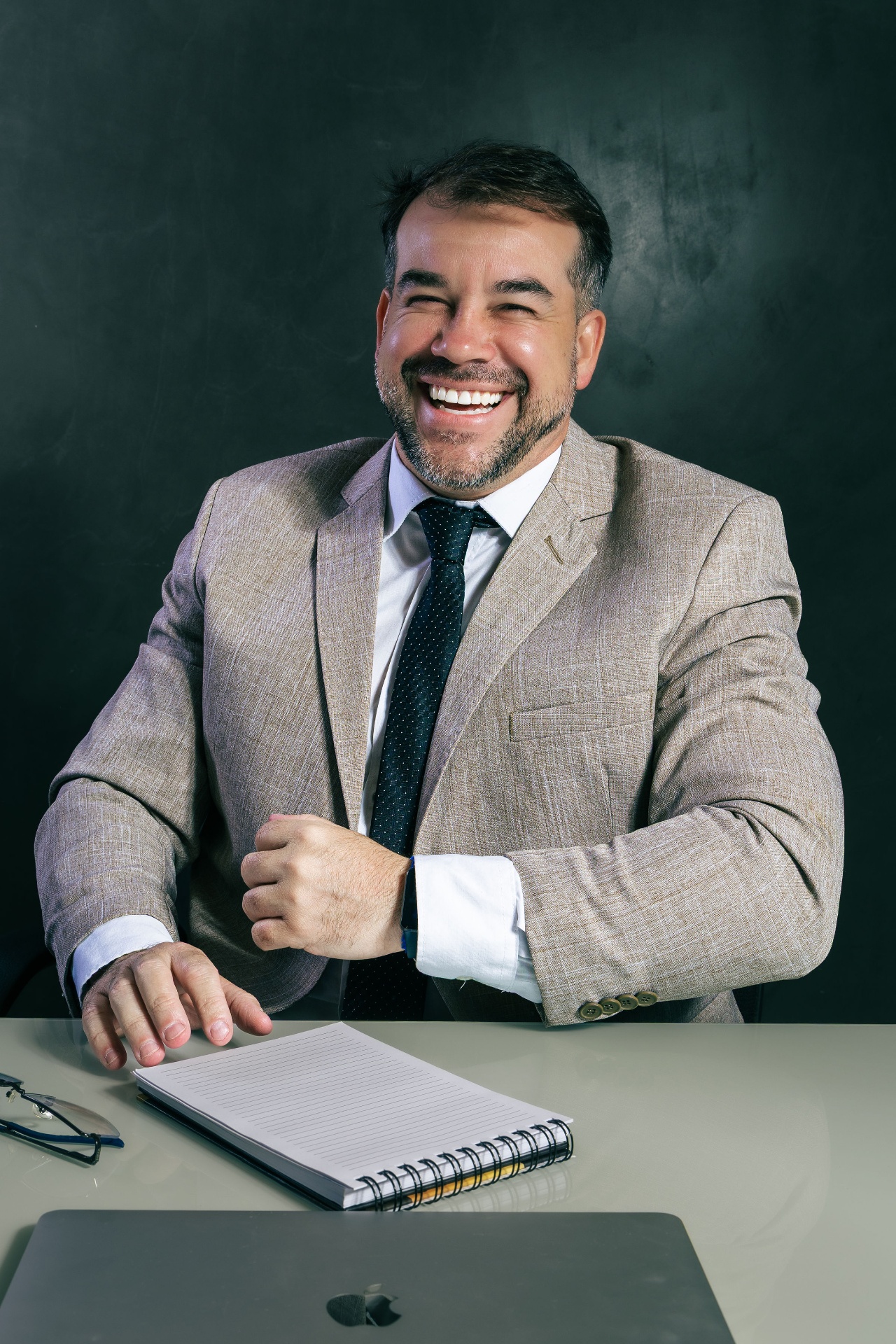 Dr. Marcos Mello, advogado especialista em salário-maternidade